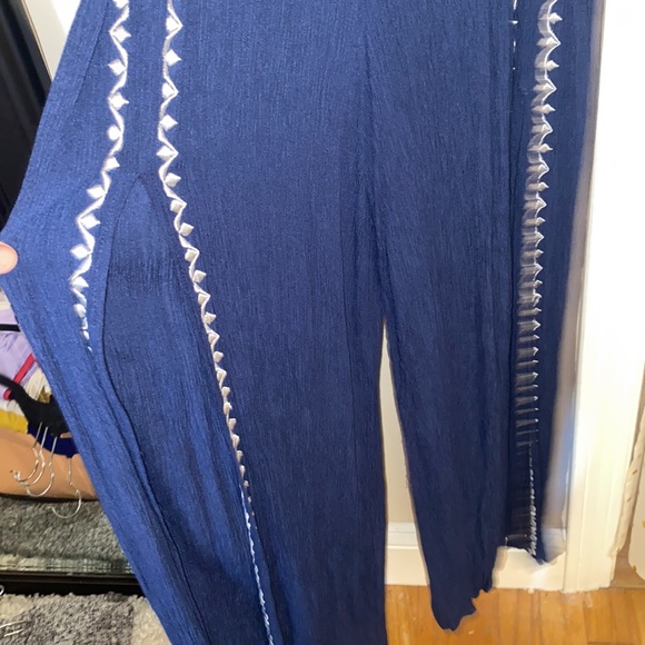 Blue with white decal jumper - Picture 3 of 3